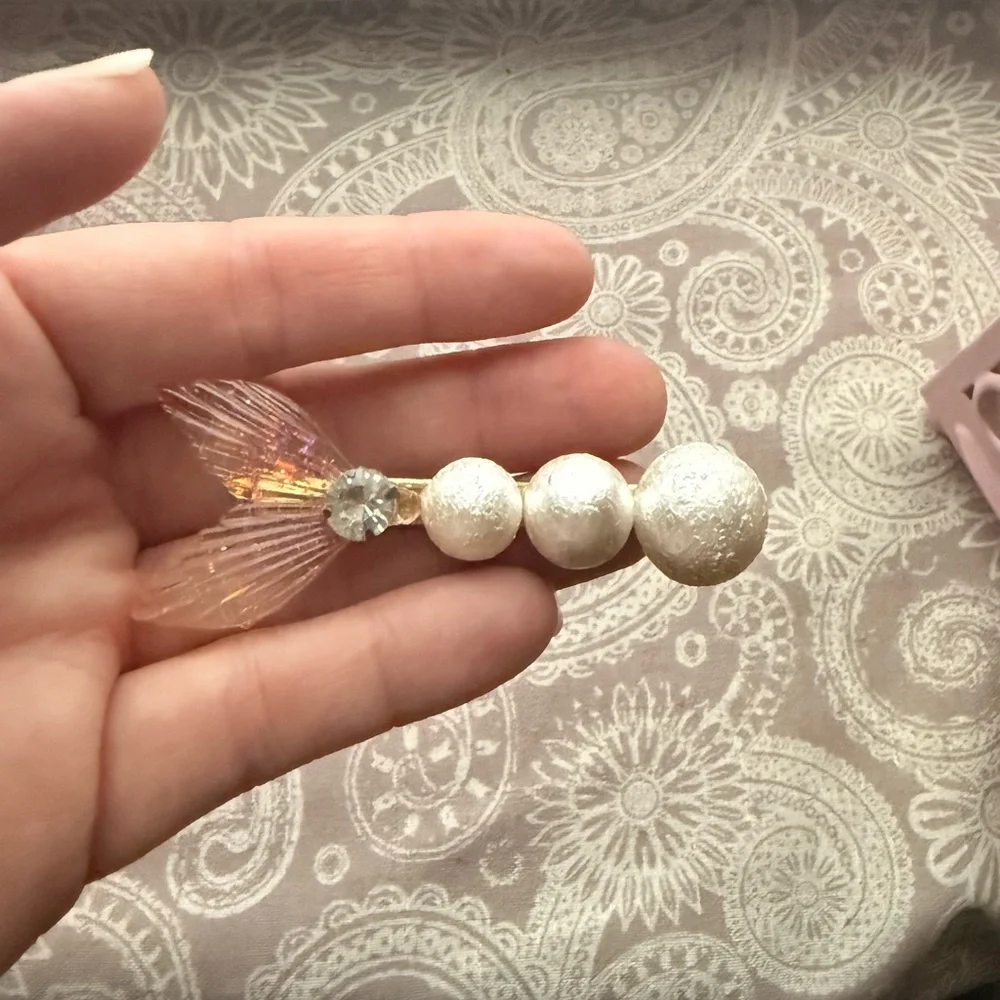 Chic Pearl and Crystal Kids Hair Clip